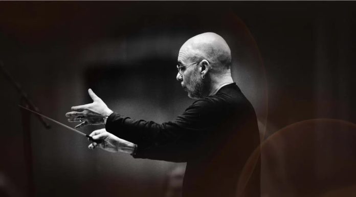 Dennis Russell Davies dirijează pentru prima dată Orchestra Filarmonicii George Enescu pe 11 și 12 iunie