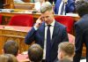 După parlamentari, Peter Magyar vrea să taie cu 40% și lefurile primarilor. Salariul edilului Budapesta vs București