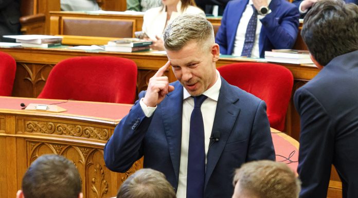 După parlamentari, Peter Magyar vrea să taie cu 40% și lefurile primarilor. Salariul edilului Budapesta vs București