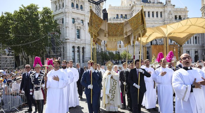 Sărbătoare uriașă la Madrid. Peste un milion de credincioși, inclusiv familia regală, au participat la slujba Papei Leon
