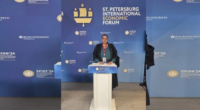 Diana Șoșoacă a fost prezentă la „Davosul rus” alături de o fugară. A criticat România