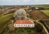 Conacul din Bihor unde a fost ascunsă Coroana Ungariei, scos la vânzare. Domeniul de 6.635 mp, mai ieftin decât un apartament din Oradea