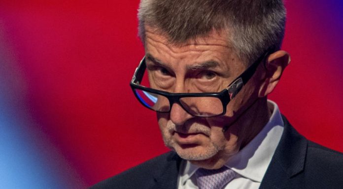Se poate și mai rău? Da, în scenariul: președintele vrea la Summit-ul NATO, Premierul nu-l lasă!
