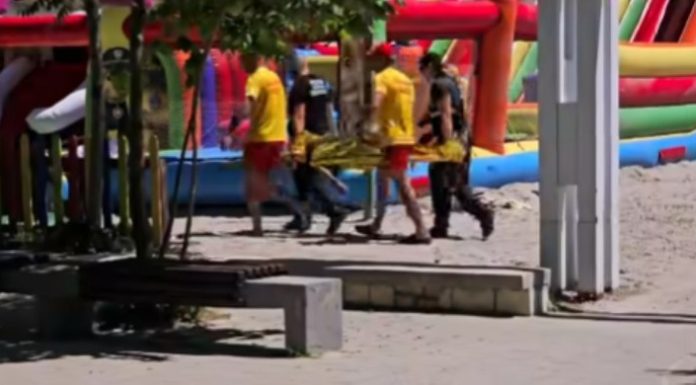Un turist german a murit pe o plajă din Mamaia, după ce a intrat în mare şi i s-a făcut rău