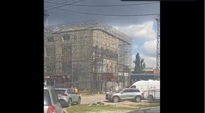 „Cușca” anti-drone ridicată de Rusia peste o uzină strategică nu a făcut faţă atacurilor ucrainene: ce arme au folosit