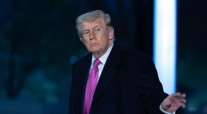 Trump afirmă că SUA vor declara „victoria totală” asupra Iranului în următoarele două săptămâni. Liderul de la Casa Albă are două opțiuni, ambele pot duce la dezastru