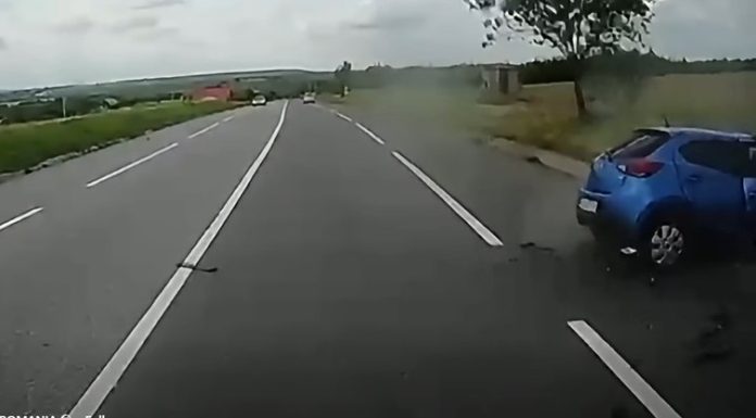 Secvențele teribile cu momentul în care un șofer intră pe contrasens și se izbește frontal de un TIR în Iași. Un bărbat de 82 de ani a murit
