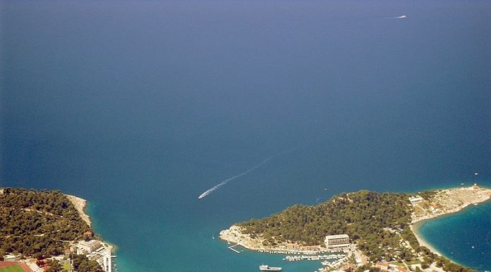 Destinația preferată de vacanță a românilor impune restricții la alcool. Ce se schimbă pentru turiști