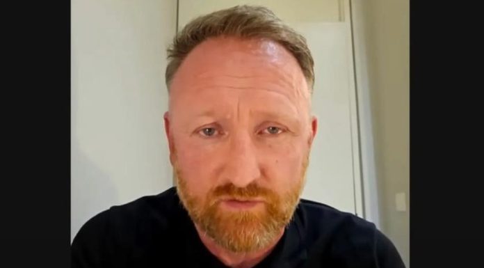 Chay Bowes, jurnalist la Russia Today, a fost expulzat din România imediat după ce a aterizat la București. Ce spun autoritățile române