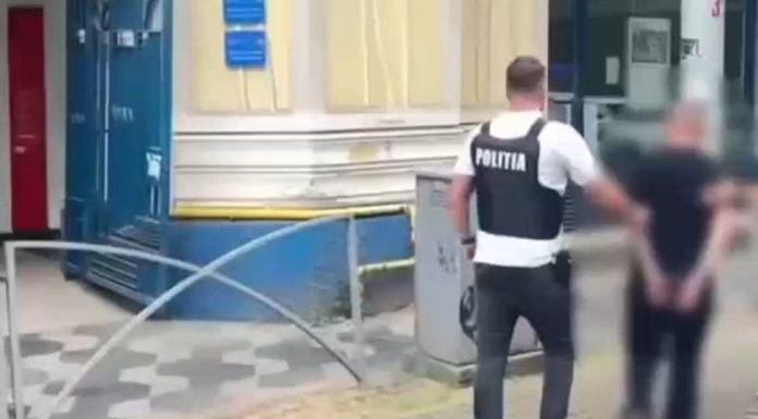 Un bărbat în scaun cu rotile, tâlhărit pe o stradă din București. Suspectul a fost prins cu ajutorul unui trecător
