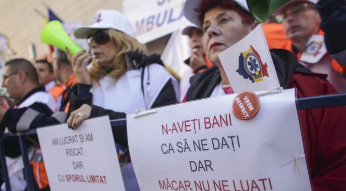 Protest masiv al ambulanțierilor pe 11 iunie. FNSAR critică proiectul legii salarizării