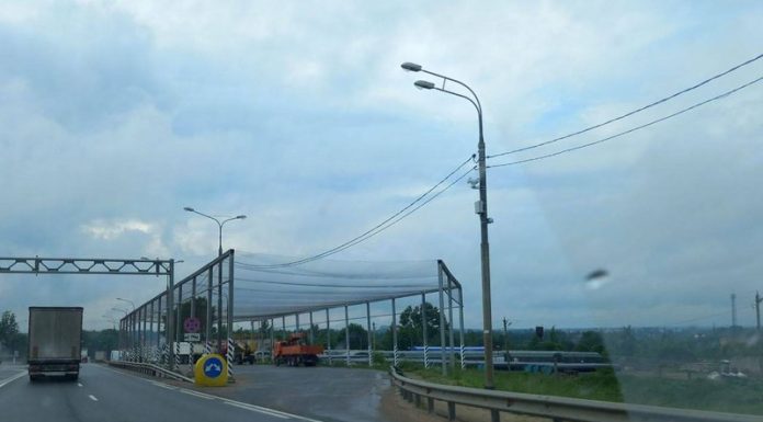 Plase antidrone au fost instalate pe autostrada din apropierea reședinței lui Putin din Valdai