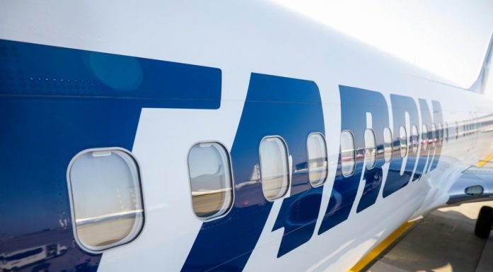 Prima aeronavă Boeing 737 MAX din flota TAROM va purta numele „Mircea Lucescu”