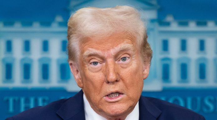 Trump ar lua în calcul lovituri asupra infrastructurii Iranului: „Devine rapid o NAȚIUNE EȘUATĂ!” Sunt vizate obiective energetice și de transport