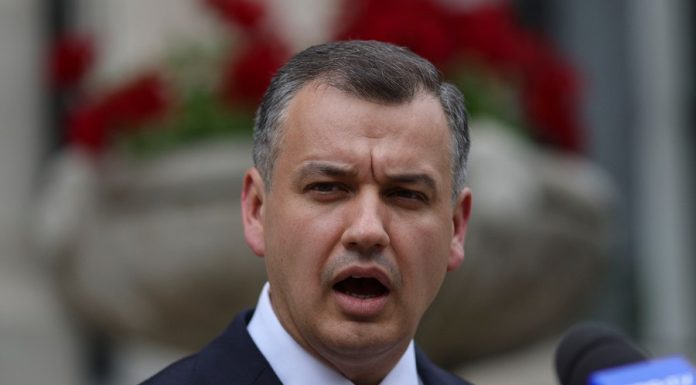 De ce este Ilie Bolojan marele câștigător al blocajului dintre Tomac și partide
