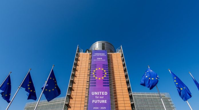 Planul UE pentru 2040: Prețul carbonului se va dubla în următorul deceniu. România, vulnerabilă în fața dezastrelor