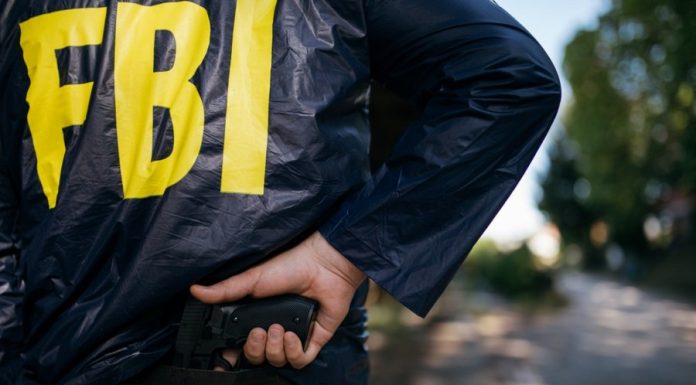 FBI a pus sechestru pe zece site-uri web folosite de presupuși agenți chinezi pentru a recruta oficiali americani