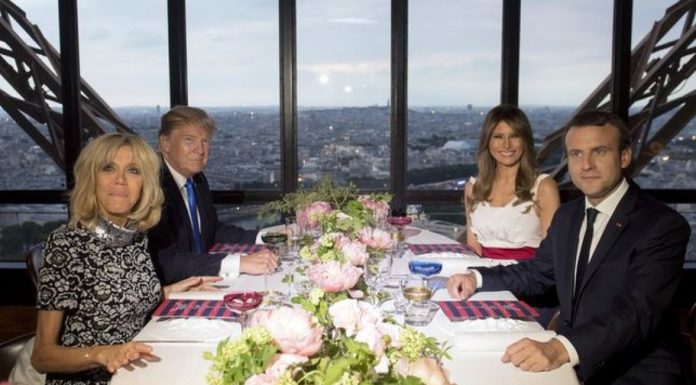 Diplomația lingușelii. Macron caută modalități de a-l menține implicat pe Trump la summitul G7. O cină la Versailles, printre opțiunile analizate