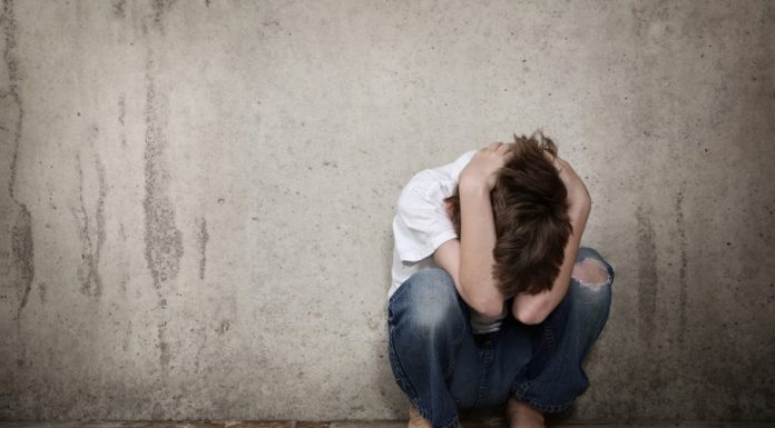Bărbat acuzat că, timp de doi ani, a violat-o pe fiica fostei sale concubine. Fata avea doar 11 ani cand au început abuzurile