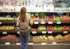 Premieră pe piața locală: un mare retailer oprește importurile pentru mai multe fructe și legume de sezon
