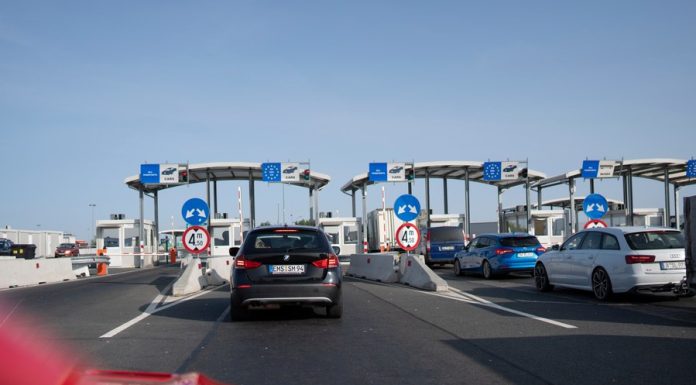 Cetățenii pot cere TVA înapoi pentru cumpărături în UE. Ce condiții trebuie să îndeplinească