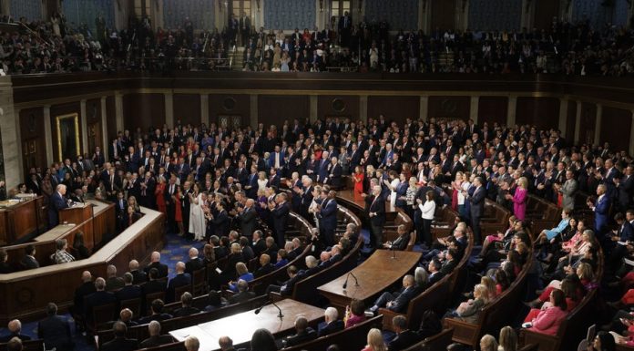 Limitele puterii lui Donald Trump devin tot mai vizibile. Congresul și instanțele retează „aura de atotputernicie” a liderului de la Casa Albă