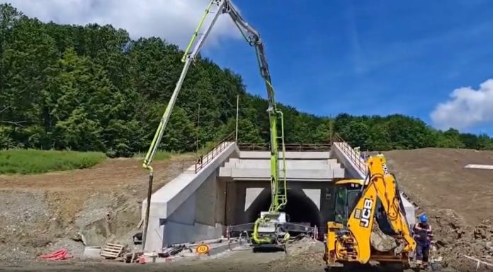 Imagini cu lucrările pe Autostrada Sibiu-Pitești. CNAIR susține că tronsonul Tigveni-Curtea de Argeș ar putea fi deschis mai devreme