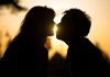Ce cred bărbații că este romantic, dar multe femei spun că nu este deloc așa