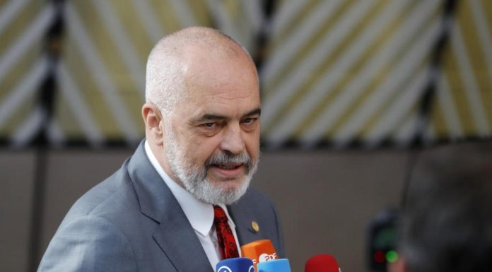 Premierul Albaniei critică ritmul lent al aderării la UE: „Există trei lucruri pe care nu le poți prevedea: Dumnezeu, sexul și UE”