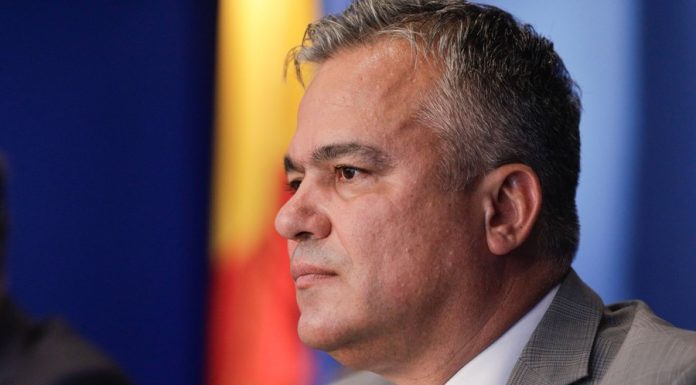 USR nu a primit o invitație oficială la discuții cu Adrian Veștea. Senatorul Ștefan Pălărie: „Bănuiesc că își dorește și voturile USR”