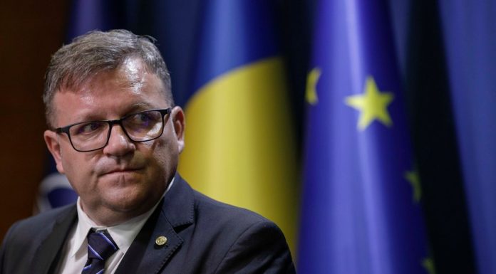 Marius Budăi îi pune în aceeași oală pe Veștea și Bolojan: „România are nevoie de un Guvern care să pună omul în centrul deciziilor”