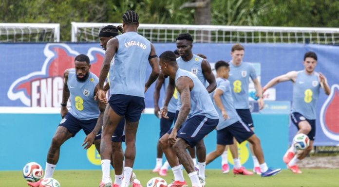 O furtună a stârnit panică în regiunea în care se află echipa de fotbal a Angliei