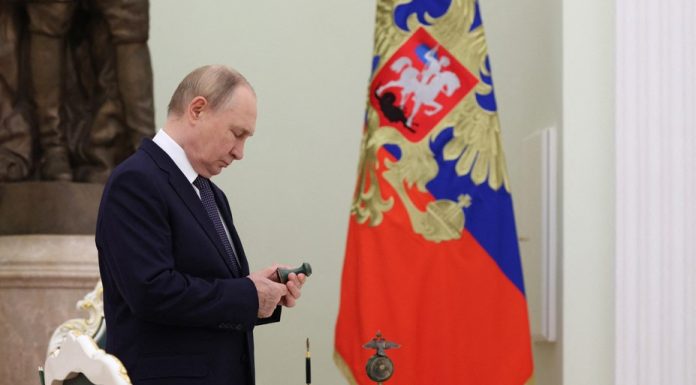 Ar putea Putin să atace NATO sau să folosească arma nucleară? Explicațiile unui profesor român de la Princeton