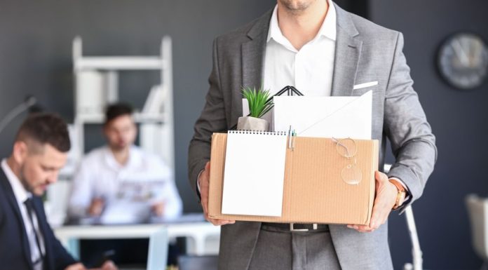 Motivul surprinzător pentru care un bărbat a fost concediat. Instanța i-a acordat peste 10.000 de euro