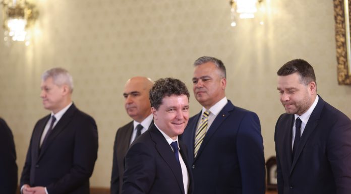 Avertisment de la Oxford: „Asistăm la o dinamică periculoasă”. Corneliu Bjola compară manevrele lui Nicușor Dan cu tacticile lui Carol al II-lea