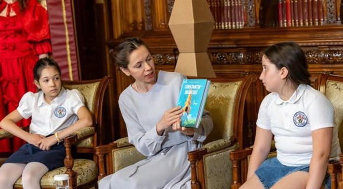 Cum a sărbătorit Palatul Cotroceni Ziua Copilului. Mirabela Grădinaru le-a citit povești celor mici