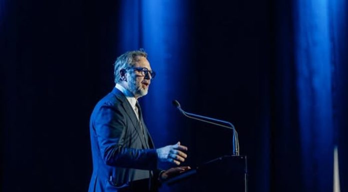 Dan Motreanu (PNL): „Guvernul trădătorilor nu a obținut votul Parlamentului nici după ce premierul desemnat s-a umilit în fața AUR”. Soluția propusă de liberali