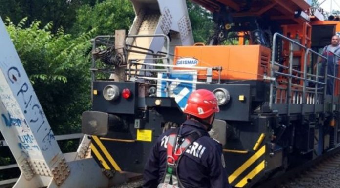 Copil de 12 ani, electrocutat după ce s-a urcat pe un tren în gara din Târgu-Neamț