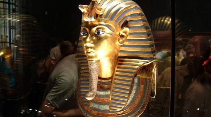 Misterul din jurul „bijuteriilor extraterestre” ale lui Tutankhamon se adâncește. Ce au descoperit oamenii de știință în deșertul libian?