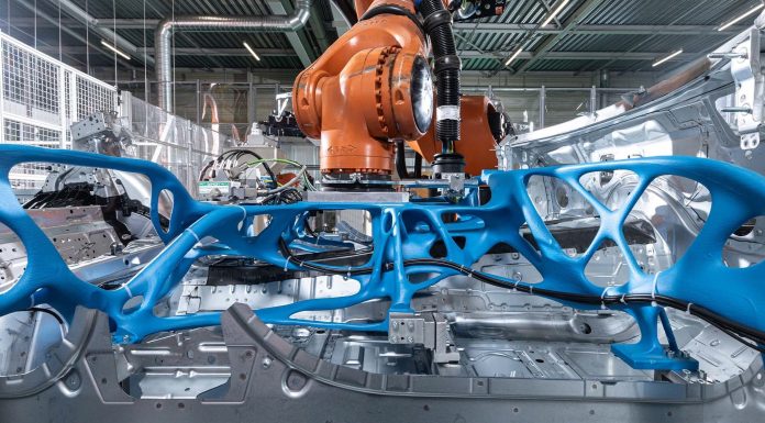 INS: Producţia industrială, în scădere, în aprilie. Recul la energia electrică şi termică, gaze, industria prelucrătoare şi industria extractivă