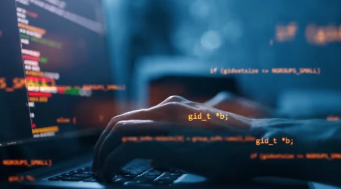 AI-ul care își scrie singur codul. Anthropic spune că tehnologia ar putea scăpa de sub control