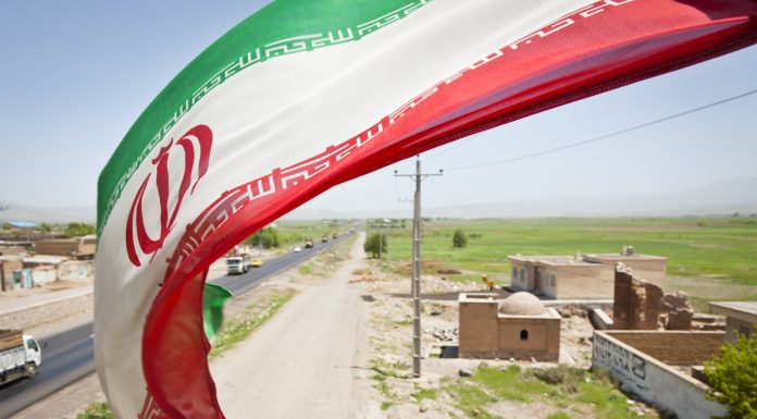 Trump laudă insistent acordul de pace de o pagină și jumătate încheiat cu Iran. Ce se întâmplă cu Strâmtoarea Ormuz