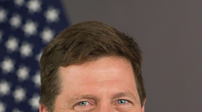 Trump îl propune pe Jay Clayton, procuror şi fost preşedinte al SEC, pentru funcţia de şef al serviciilor de informaţii
