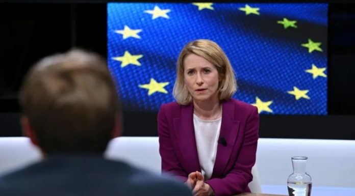 Moscova se ”panichează” din cauza atacurilor ucrainene cu dronă, declară Kallas într-un interviu acordat AFP. Viitorul al 21-lea pachet de sancţiuni va viza industria militară, instituţiile financiare şi petrolul ruse