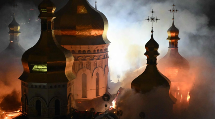 Patriarhia Română deplânge atacul asupra Lavrei Pecerska din Kiev: "Orice atingere adusă unui lăcaş de cult şi unui monument de o asemenea valoare reprezintă o pierdere pentru întreaga creştinătate"
