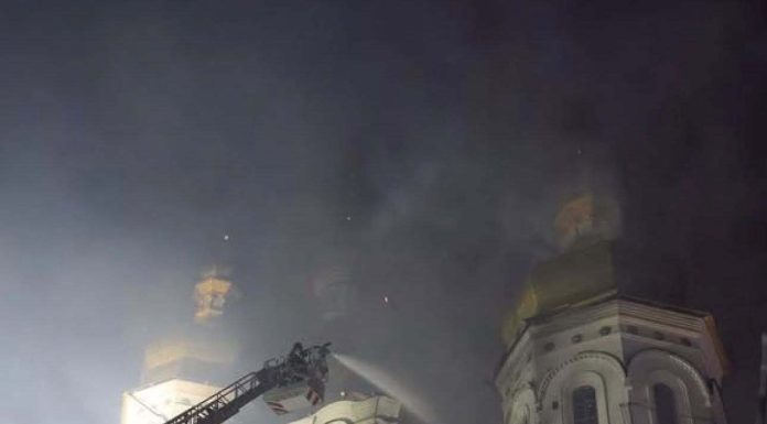 Rusia susţine că nu a lovit mănăstirea Lavra Pecerska din Kiev, afirmând că aceasta a fost lovită de o rachetă de apărare aeriană Patriot de fabricaţie americană posibil expirată