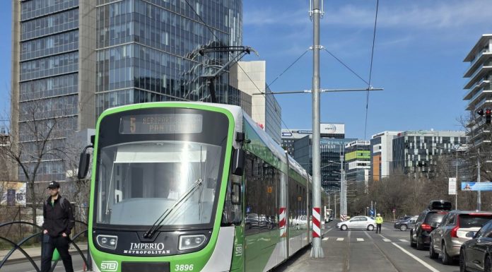 Linia 5 de tramvai va avea, în sfârșit, adăposturile pentru refugii. Când vor fi montate