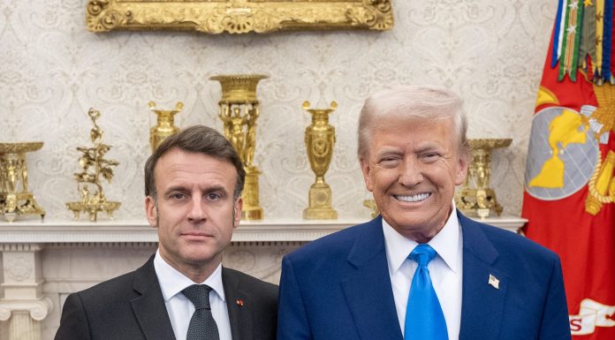 Trump a acceptat o cină somptuoasă cu Macron la Versailles după summitul G7 de săptămâna viitoare
