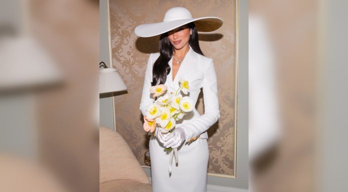 Imaginile postate de Dua Lipa după ce s-a căsătorit. Cum s-a îmbrăcat la cununia civilă. GALERIE FOTO
