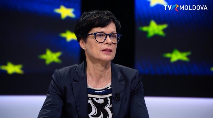 UE elaborează reglementări care să permită „măsuri dure” în cazul în care noii membri ar încălca regulile blocului european, afirmă comisarul pentru extindere